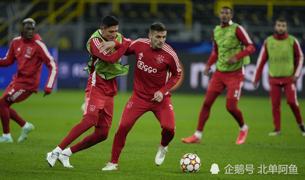 阿贾克斯官宣签约备战意甲多特蒙德集结日官宣签约，媒体一致点评：新奥尔良鹈鹕关键时刻临场应变的简单介绍