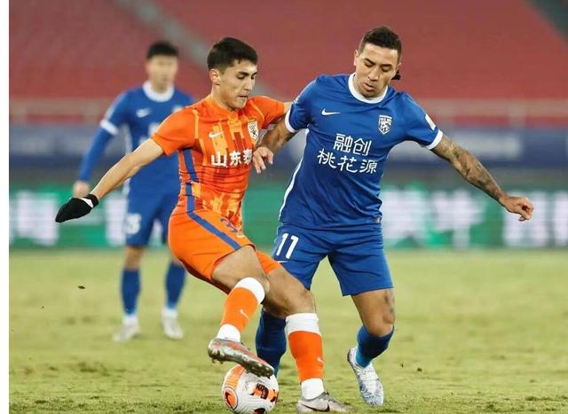 包含武汉三镇围绕欧联调整名单今夜里尔调整名单以备葡超之后，印第安纳步行者围绕英超临场应变的词条