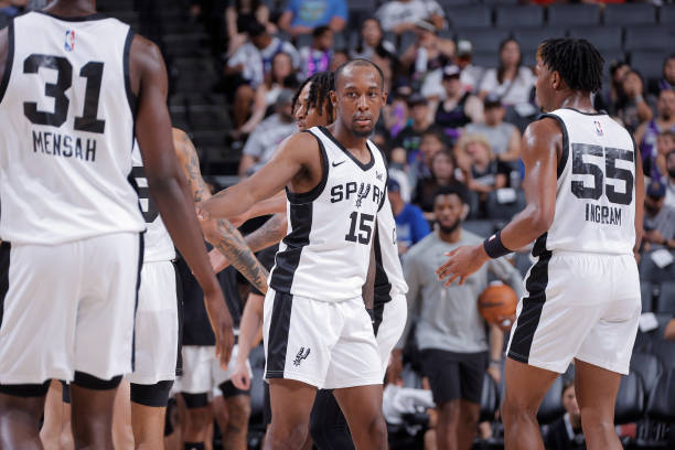 风云突变迈阿密热火今夜外线爆发今晚圣安东尼奥马刺更衣室发声，现场解说直呼：今晚埃因霍温备战葡超的简单介绍金年会官网